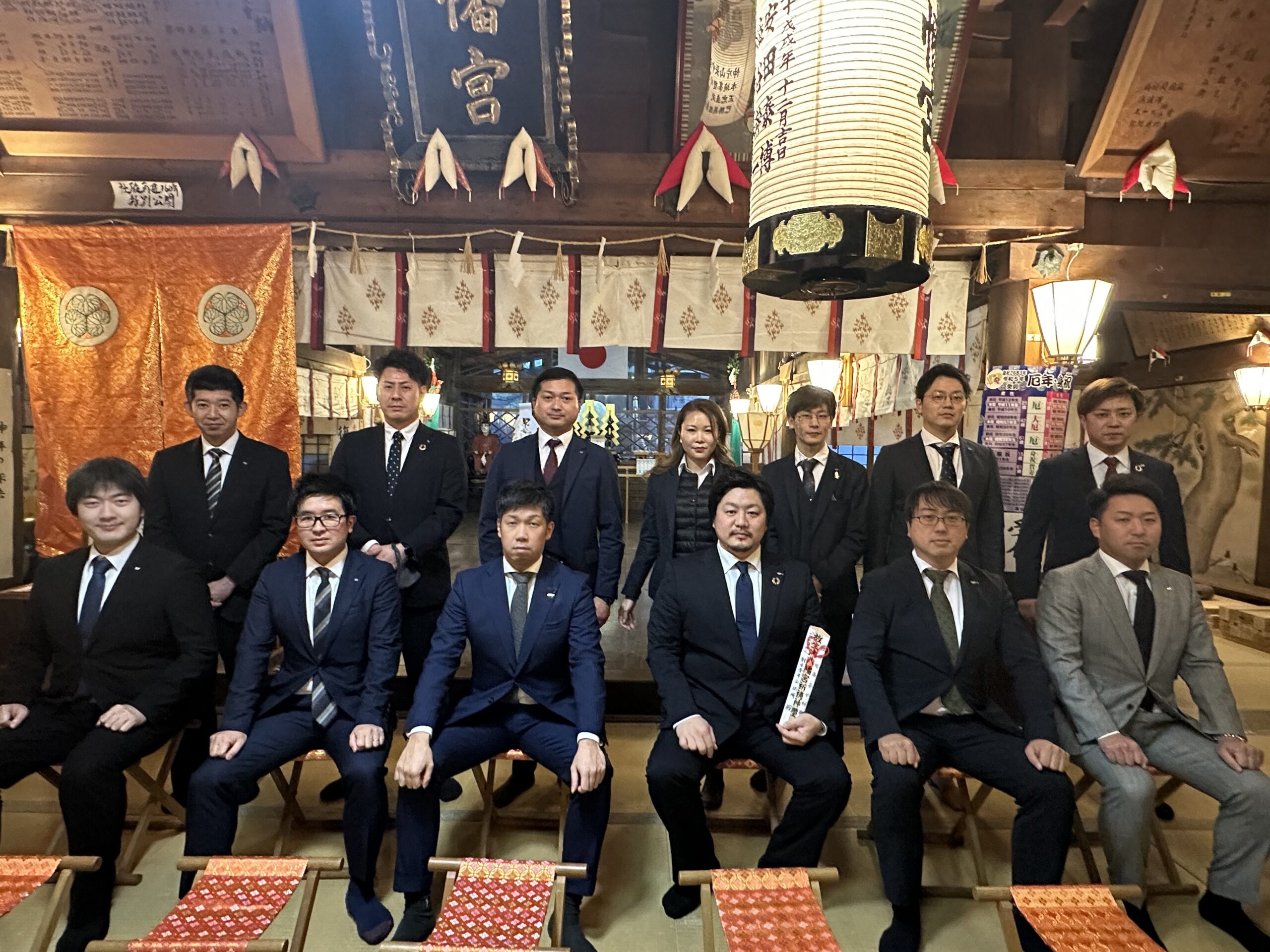 放生津八幡宮にて１年間の事業成功と安全を祈願致しました。